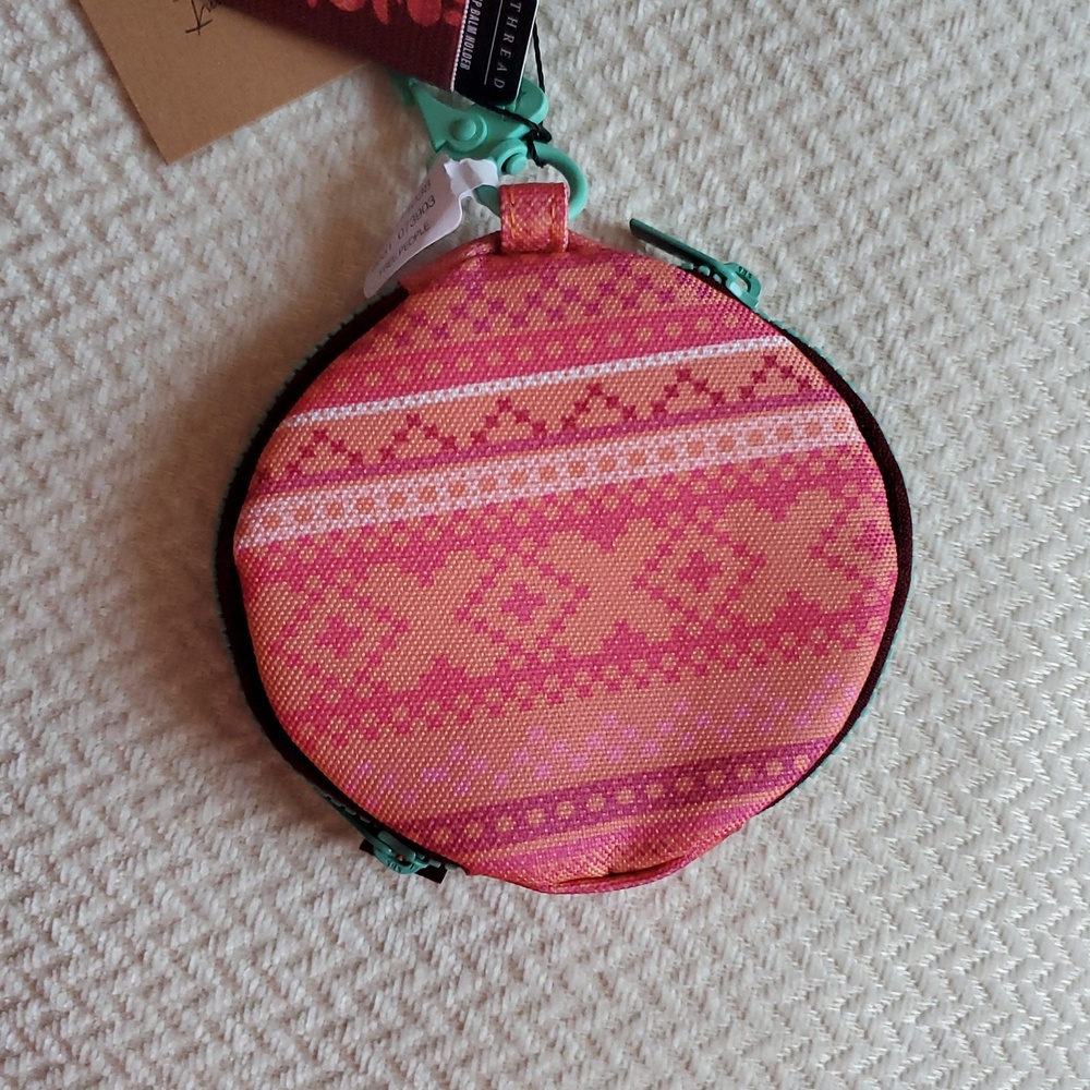 FP Movement X Thread Sidekick Wallet/Peach Flirt - Picture 6 of 10